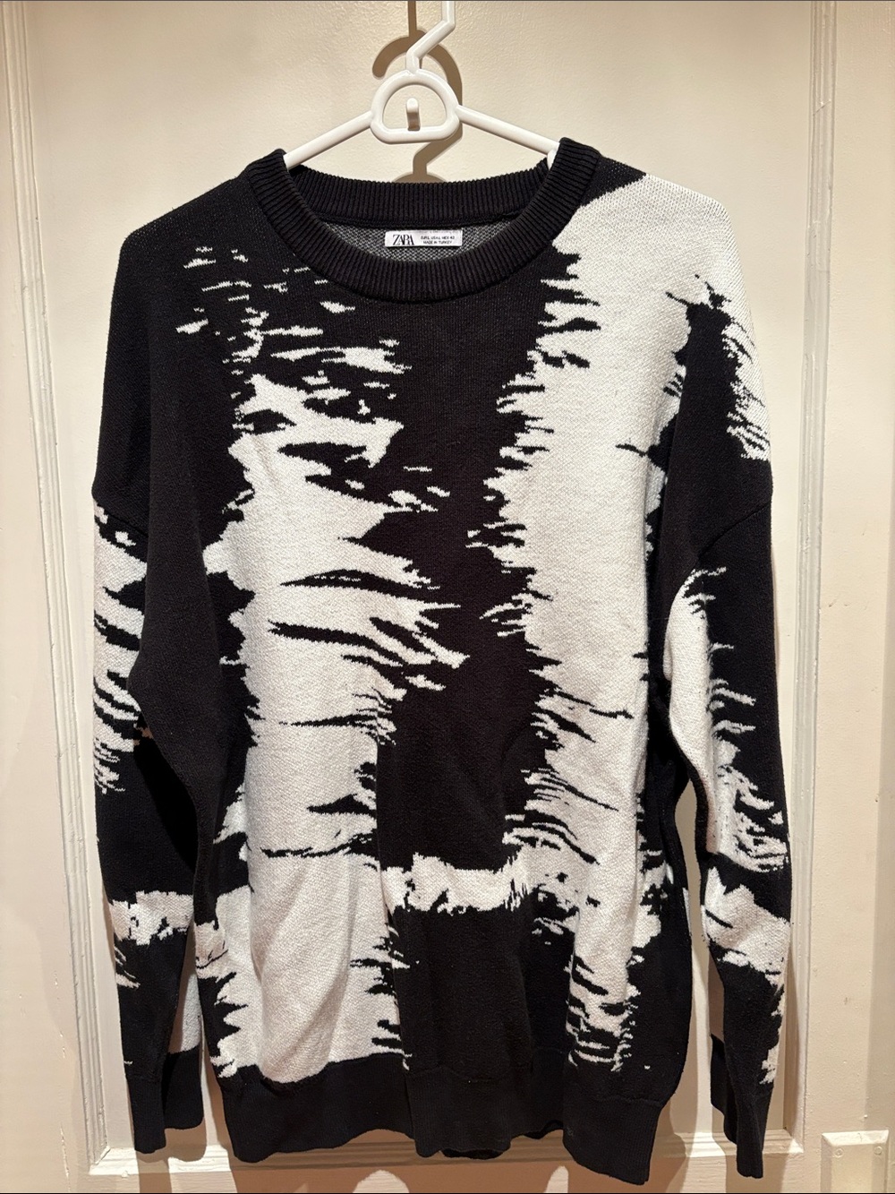 Zara Black & White Graphic Knit Sweater
